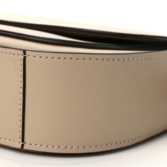 MARC JACOBS NWT LEATHER SADDLE BAG Antique Beige - Picture 6 of 13